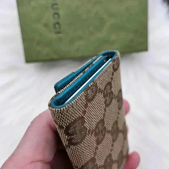 Gucci Canvas Monogram Studded leather  6 Key Holder case - Picture 6 of 15